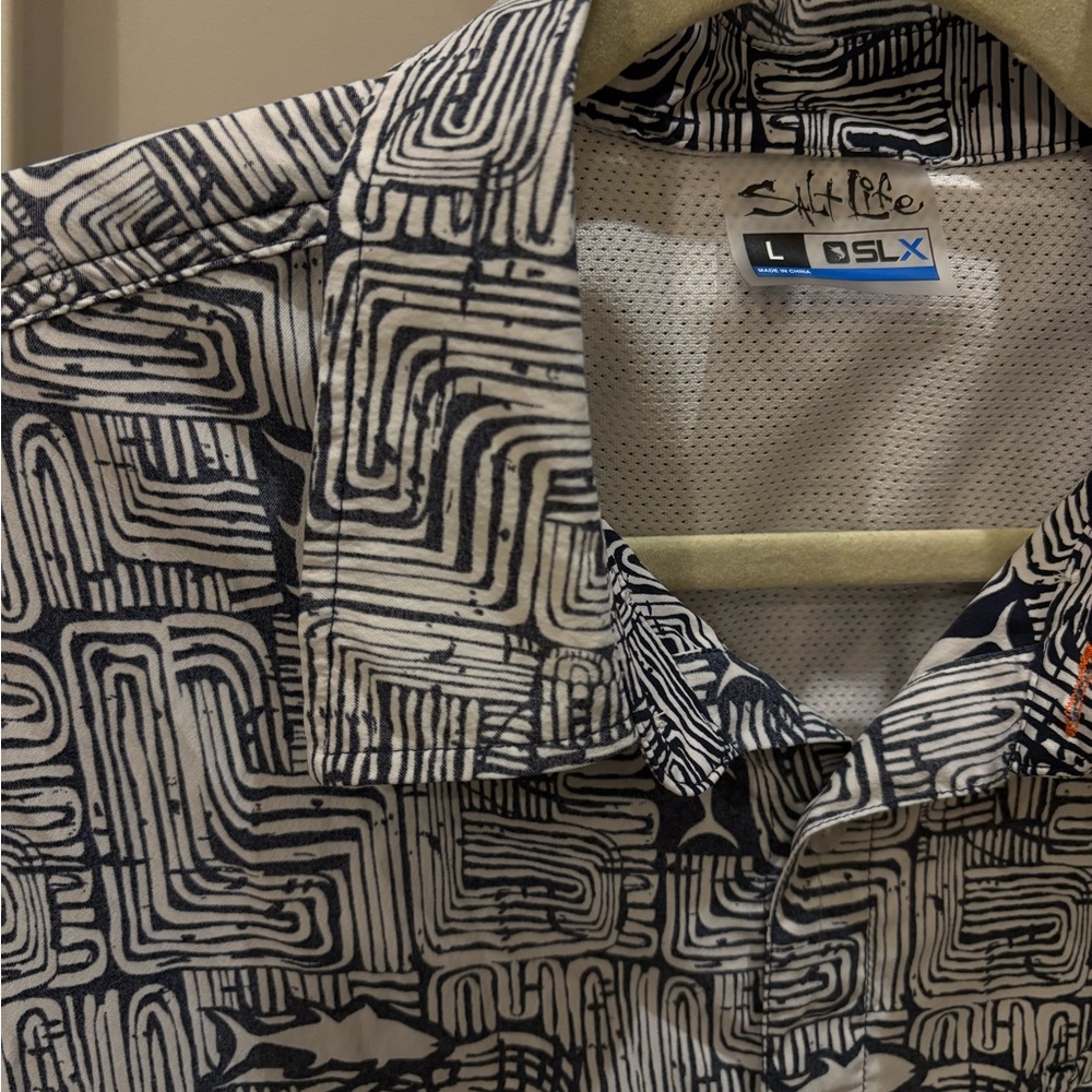 Salt Life Men's Navy and White Geometric Shirt